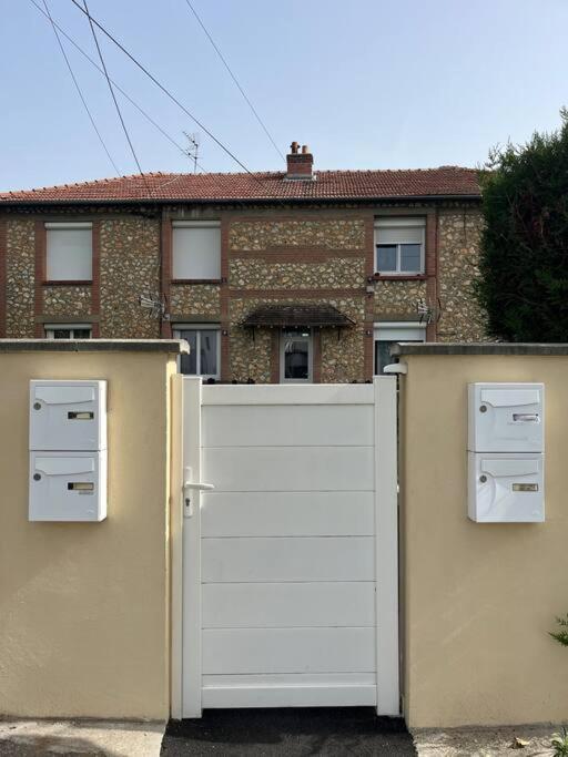 Logement 10 Minutes De Rouen Oissel Luaran gambar